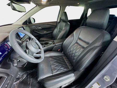 Used 2021 Nissan Rogue Platinum AWD/4WD image 12