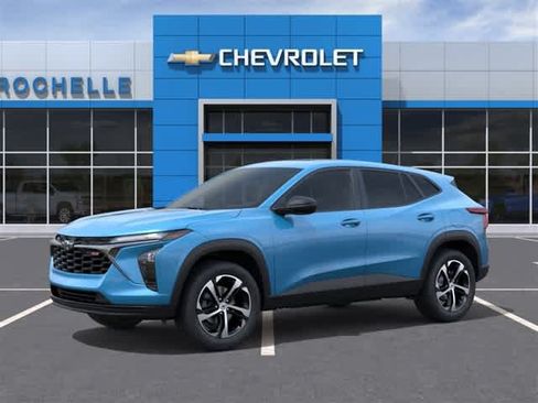 Used 2026 Chevrolet Trax RS w/ Sunroof Package FWD image 2