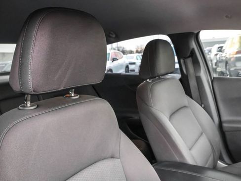 Used 2018 Chevrolet Malibu LT image 36