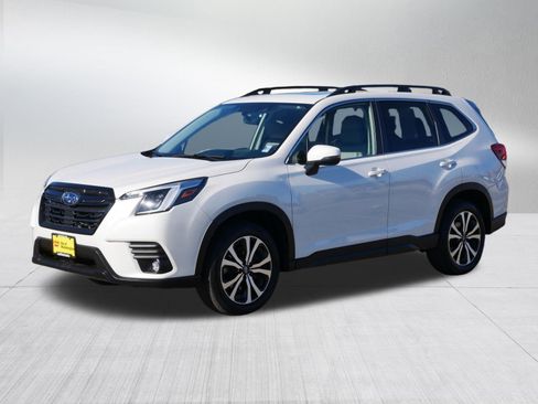 Used 2024 Subaru Forester Limited w/ Convenience Package image 3