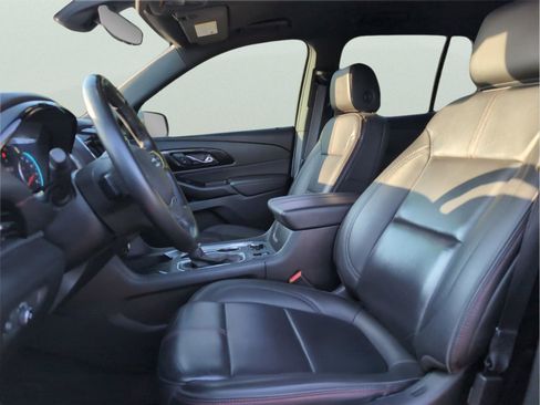 Used 2023 Chevrolet Traverse RS FWD image 13