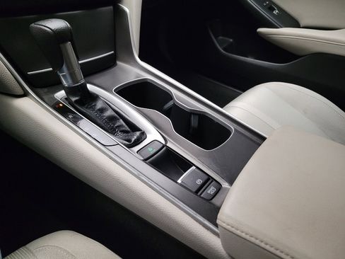 Used 2018 Honda Accord EX image 26