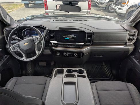 Used 2023 Chevrolet Silverado 1500 LT AWD/4WD image 13