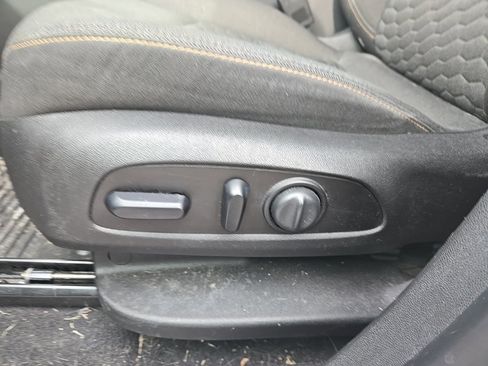 Used 2020 Chevrolet Equinox LT image 5