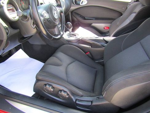 Used 2010 Nissan 370Z Roadster RWD image 14