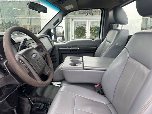Used 2014 Ford F250 XL w/ Power Equipment Group image 9