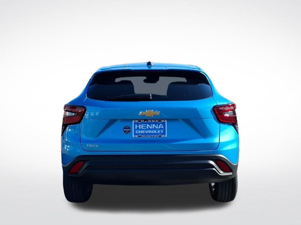 New 2026 Chevrolet Trax LS w/ LS Convenience Package FWD image 4