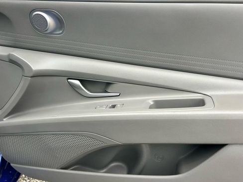 Used 2024 Hyundai Elantra SEL image 11