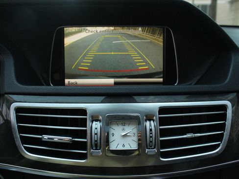 Used 2014 Mercedes-Benz E 350 Sedan image 35