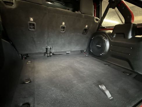 Used 2018 Jeep Wrangler Unlimited Sahara AWD/4WD image 25