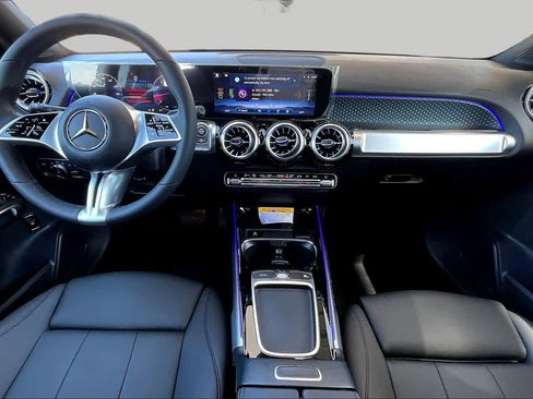 New 2025 Mercedes-Benz GLB 250 image 8
