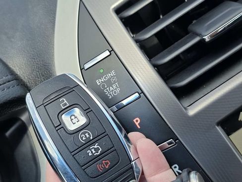 Used 2018 Lincoln MKZ Reserve FWD image 17