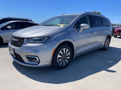 Used 2021 Chrysler Pacifica Touring-L