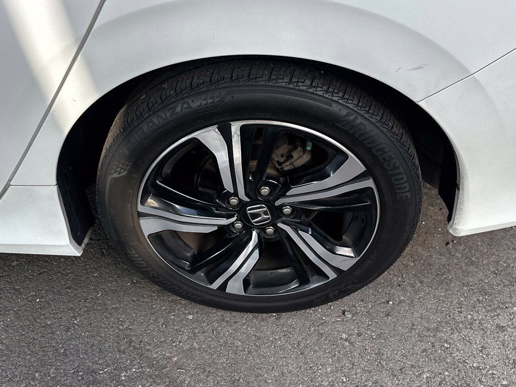Used 2017 Honda Civic Touring image 18