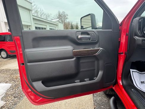 Used 2024 GMC Sierra 2500 SLE w/ SLE Convenience Package image 17