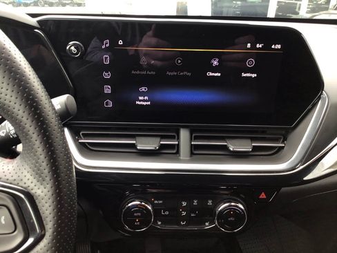 Used 2024 Chevrolet Trax RS w/ Sunroof Package FWD image 12