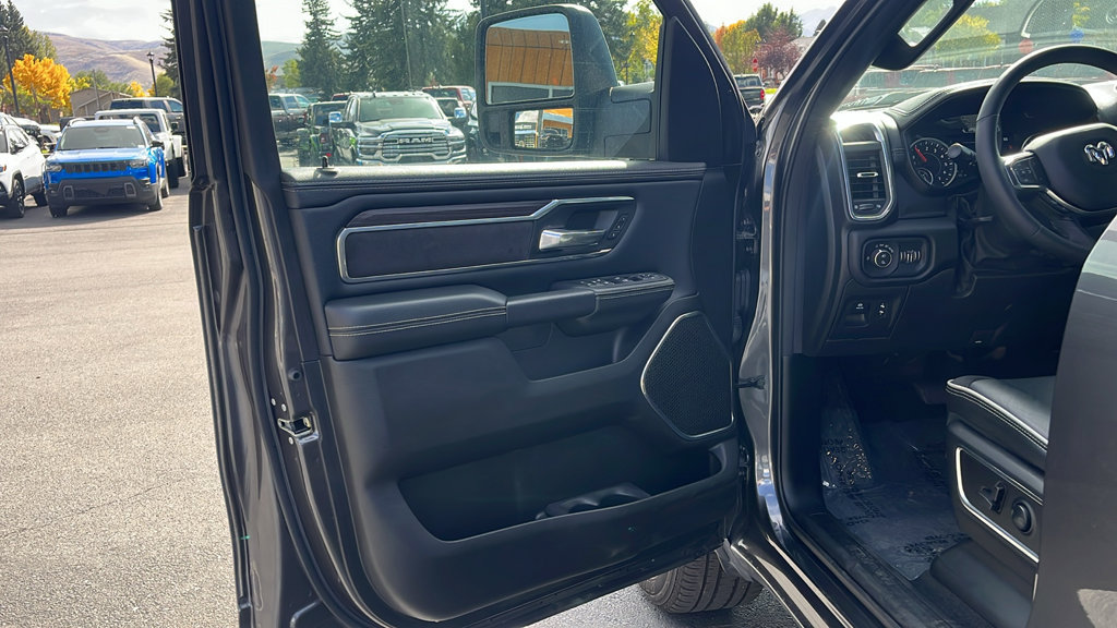 Used 2025 RAM 1500 Laramie w/ Sport Appearance Package AWD/4WD image 9