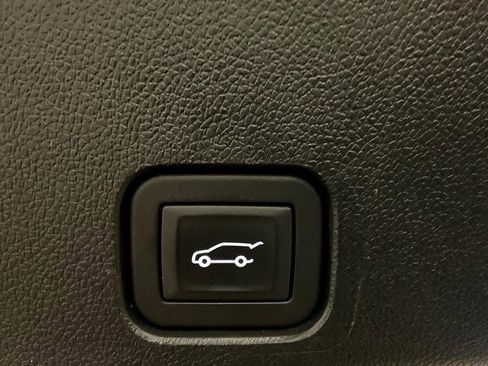 Used 2025 Chevrolet Traverse RS w/ LPO, Floor Liner Package image 16