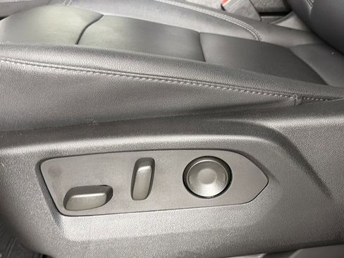 Used 2023 Chevrolet Tahoe Z71 w/ Off-Road Capability Package image 27