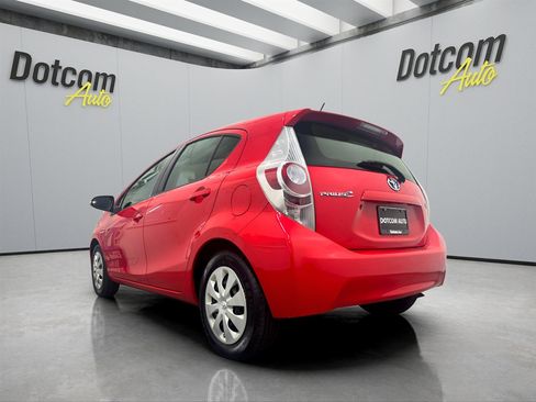 Used 2014 Toyota Prius C Four image 7