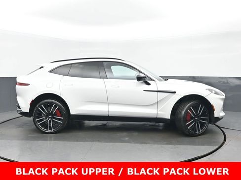 Used 2022 Aston Martin DBX image 2