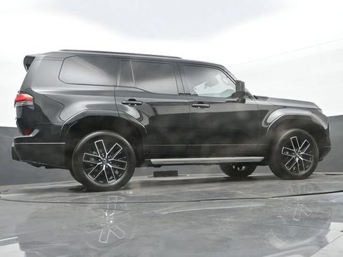Used 2025 Lexus GX 550 w/ Accessory Package (2T) AWD/4WD image 24