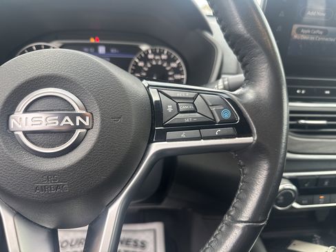 Used 2023 Nissan Altima 2.5 SV w/ SV Premium Package image 19