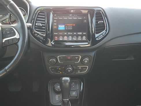 Used 2018 Jeep Compass Limited AWD/4WD image 29