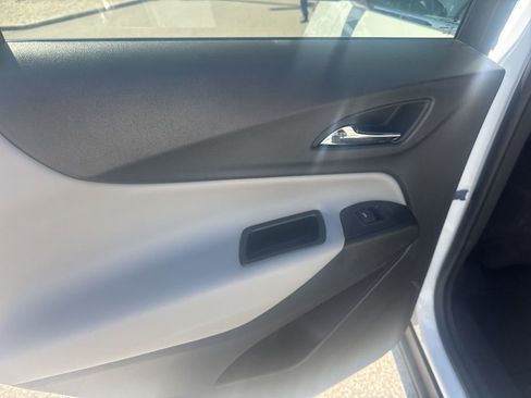 Used 2023 Chevrolet Equinox LT image 12