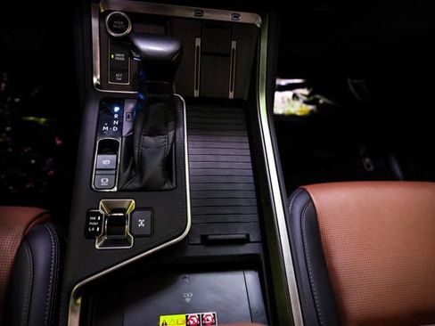 Used 2025 Lexus GX 550 AWD/4WD image 38