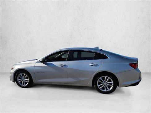 Used 2017 Chevrolet Malibu LT w/ Driver Confidence Package image 8