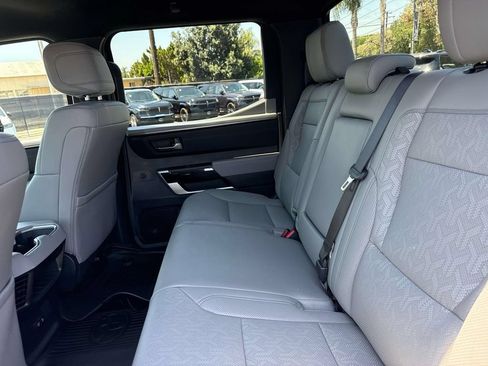 Used 2025 Toyota Tundra Limited AWD/4WD image 13