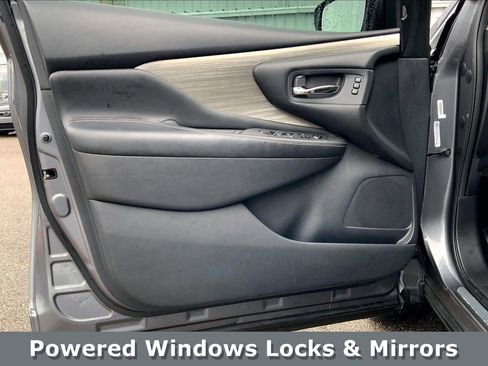 Used 2018 Nissan Murano Platinum w/ Cargo Package image 24