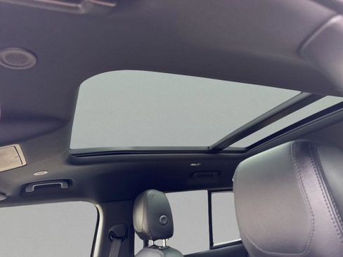 Used 2022 Land Rover Defender 110 X-Dynamic SE image 19