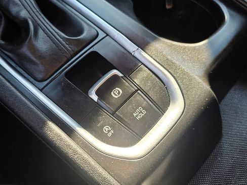 Used 2020 Hyundai Santa Fe SE image 31