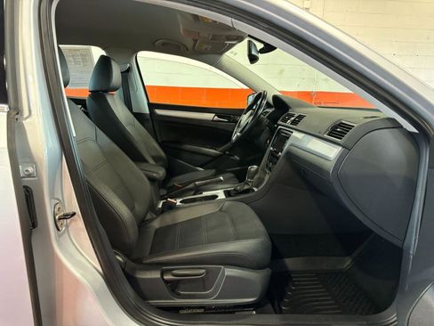 Used 2013 Volkswagen Passat 2.5 SE image 16