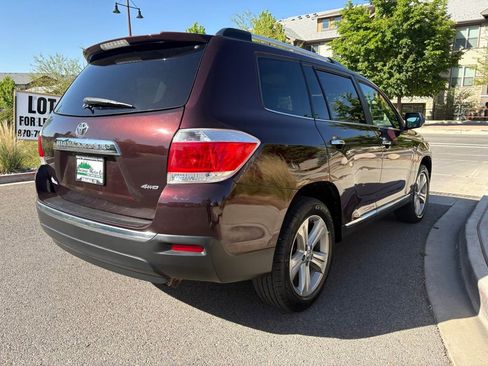 Used 2012 Toyota Highlander Limited w/ Tow Pkg AWD/4WD image 10
