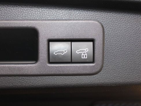 Used 2025 Toyota 4Runner TRD Off-Road Premium AWD/4WD image 36