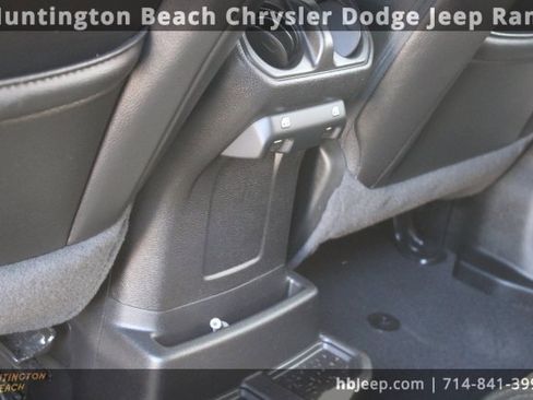 Used 2021 Jeep Wrangler Unlimited Sport image 34