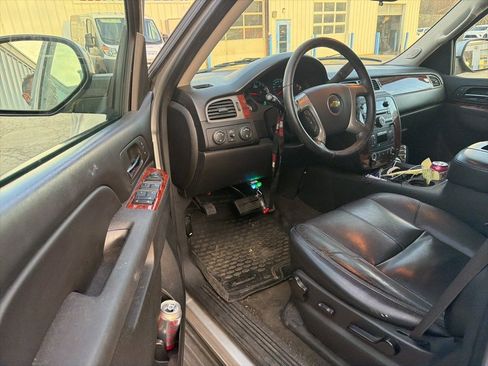 Used 2013 Chevrolet Tahoe LT image 8