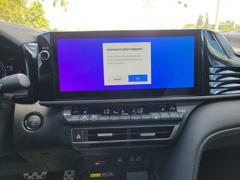 Used 2026 Toyota Camry SE w/ Multimedia Upgrade Package image 11