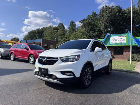 Used 2019 Buick Encore Essence AWD/4WD image 1