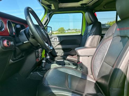 Used 2021 Jeep Wrangler Unlimited Rubicon w/ Xtreme Recon 35" Tire Package AWD/4WD image 11