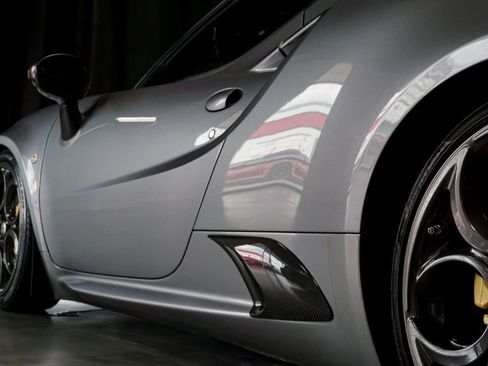 Used 2020 Alfa Romeo 4C Spider w/ Bright Package RWD image 46