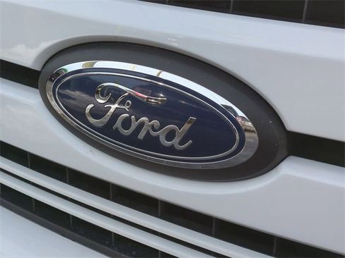 Used 2019 Ford F150 Lariat w/ Equipment Group 502A Luxury image 32