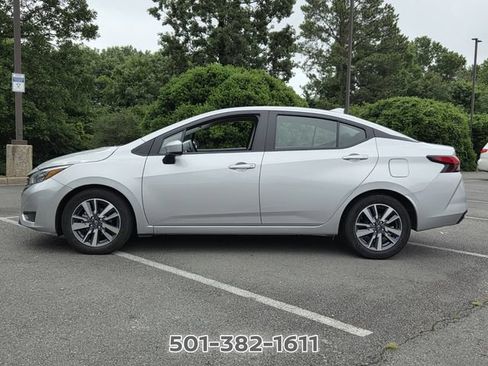 Used 2025 Nissan Versa SV FWD image 2