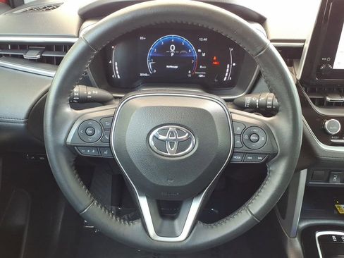 Used 2023 Toyota Corolla Cross XLE FWD image 22