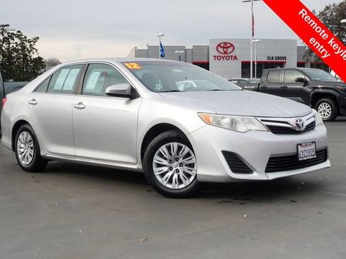 Used 2012 Toyota Camry LE image 7