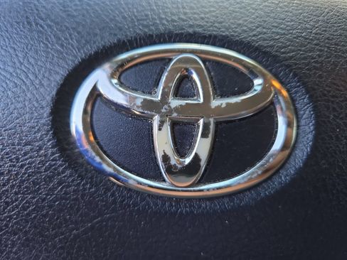 Used 2013 Toyota Tundra 2WD Double Cab image 9