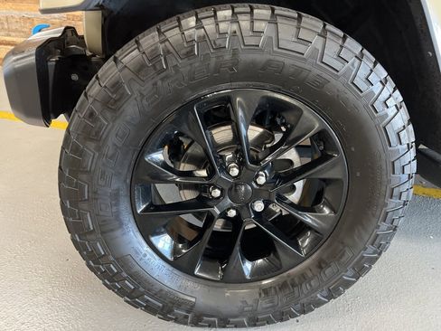 Used 2022 Jeep Wrangler Unlimited Sahara image 6